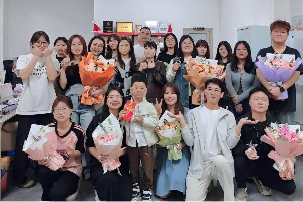Heyang Craft team gathering in the office